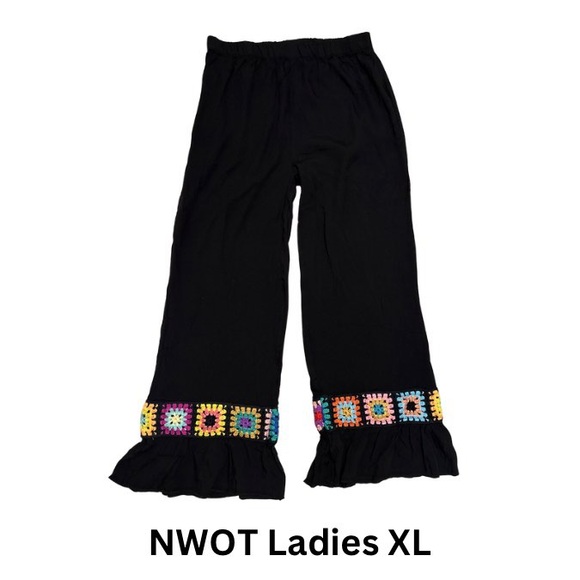 Pants - 🔴 3 for $23
Crochet BOHO Trim XL Ladies Pants